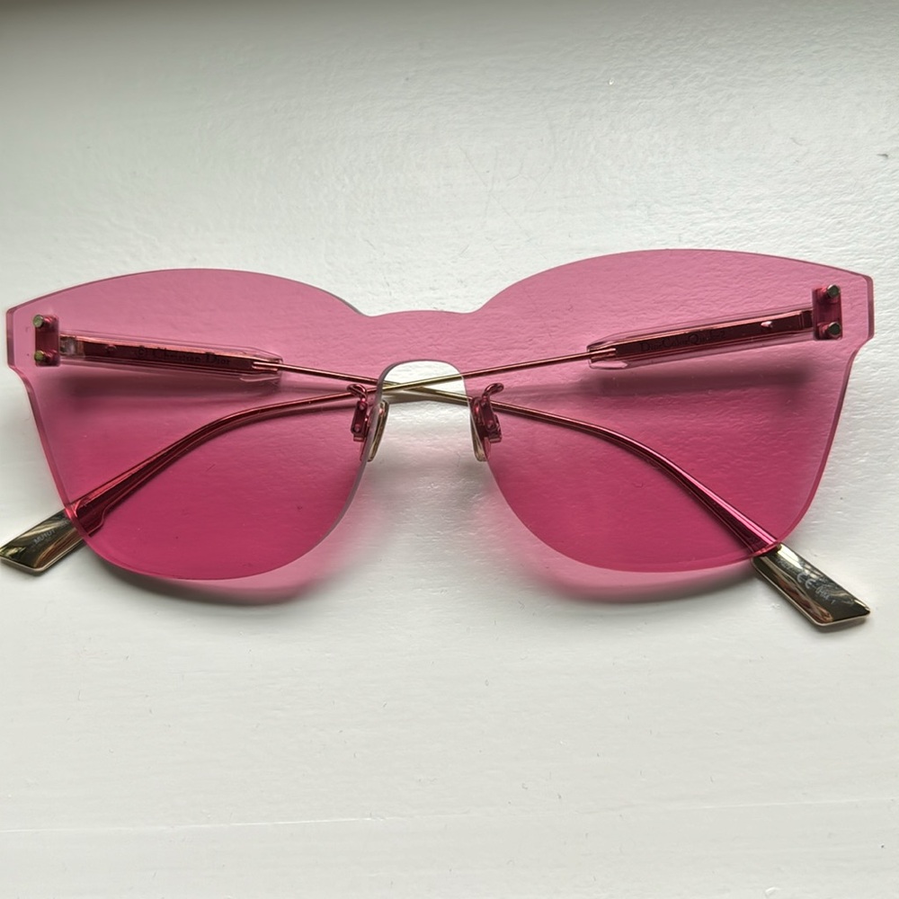 Dior Quake 49 mm pink sunglasses in original foldable box